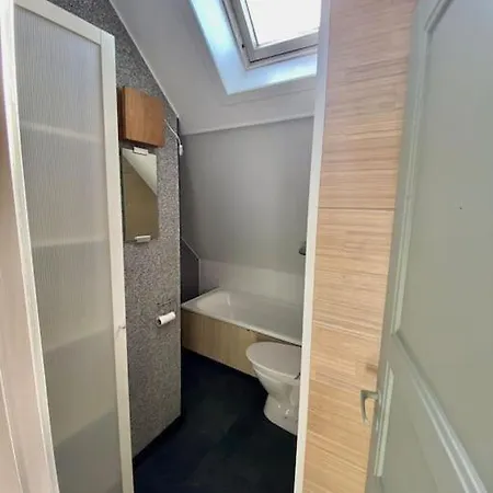 Renewed Loft Close To The Center Lejlighed